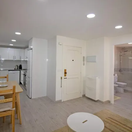 El Arenal - Primera Linea Playa Cargador Apartment